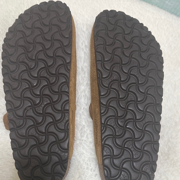 Birkenstock women’s Mink Suede clogs. - Picture 3 of 5